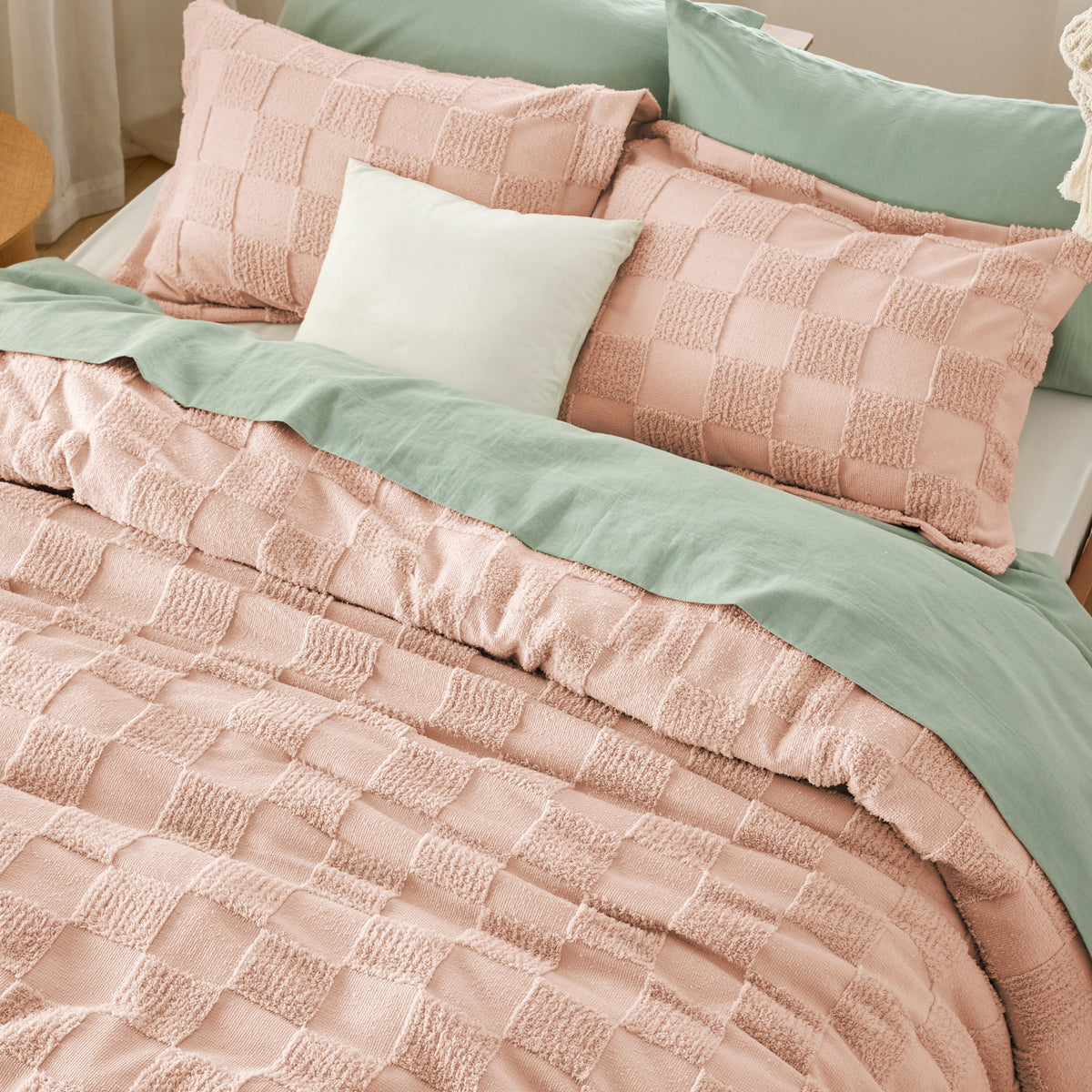 Bed Comforter, Jacquard Set, Breathable Construction, Machine-Washable Care for Year-Round Bedroom Comfort and Restful Sleep image 8