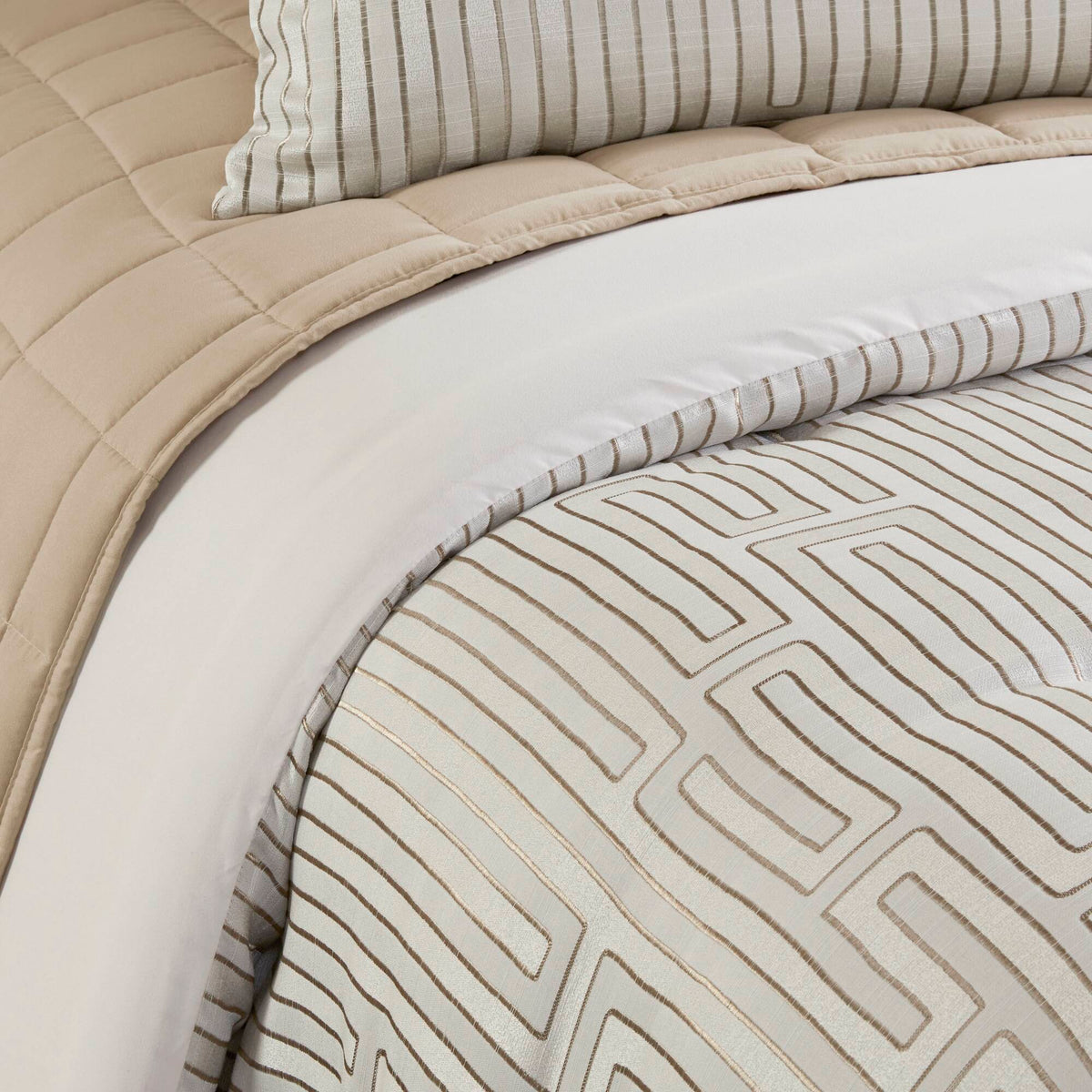 Bed Comforter, Royce 10 Piece Luxury Jacquard Set, Lightweight Design, Machine-Washable Care for Everyday Bedding and Comfortable Sleep image 8