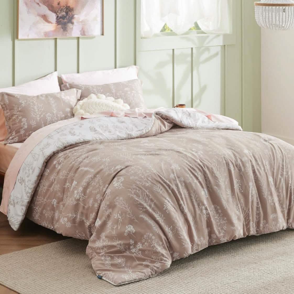 Duvet Cover Set, Reversible Floral Print, Breathable Construction for Bedroom Bedding Refresh and Everyday Comfort, 4 Sizes and 13 Colors image 9