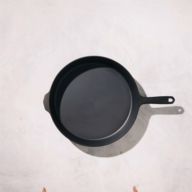 Cast Iron Skillet, No.12 for Stovetop Cooking, Baking and Family Meals, Designed for Searing, Sautéing and Everyday Meal Prep image 9
