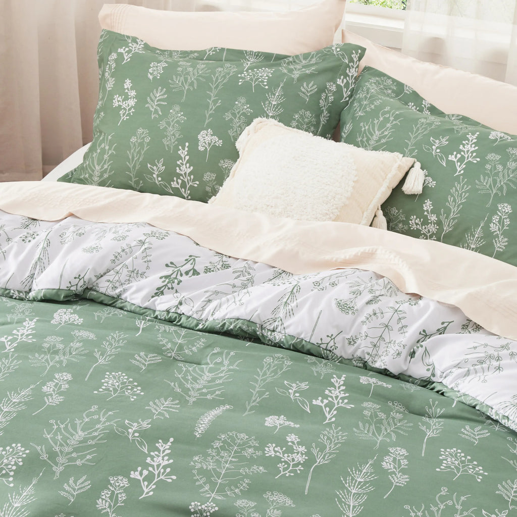 Down & Feather Comforter, Reversible Floral Print Set, Machine-Washable Care for Everyday Bedding and Comfortable Sleep image 9