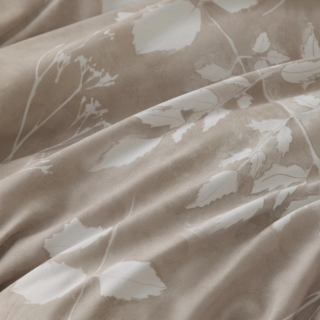 Bed Comforter, Elegant Floral Sets for Everyday Bedding and Comfortable Sleep, 4 Sizes and 15 Colors image 10