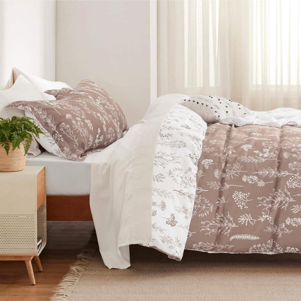 Duvet Cover Set, Reversible Floral Print, Breathable Construction for Bedroom Bedding Refresh and Everyday Comfort, 4 Sizes and 13 Colors image 11