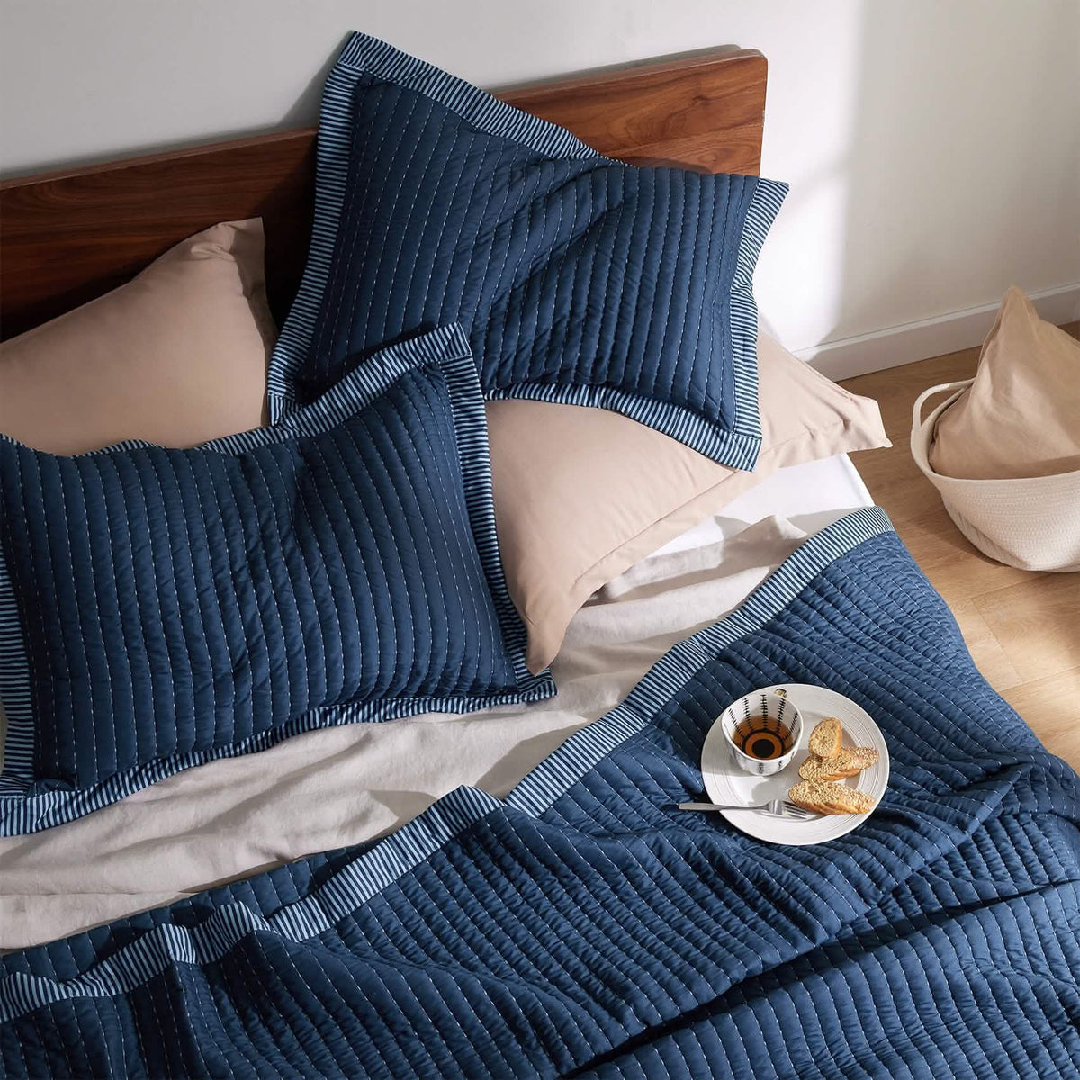 Cozy Throw Blanket, Corduroy Pattern Quilt Set, Breathable Construction for Living Rooms, Bedrooms and Everyday Lounging image 11