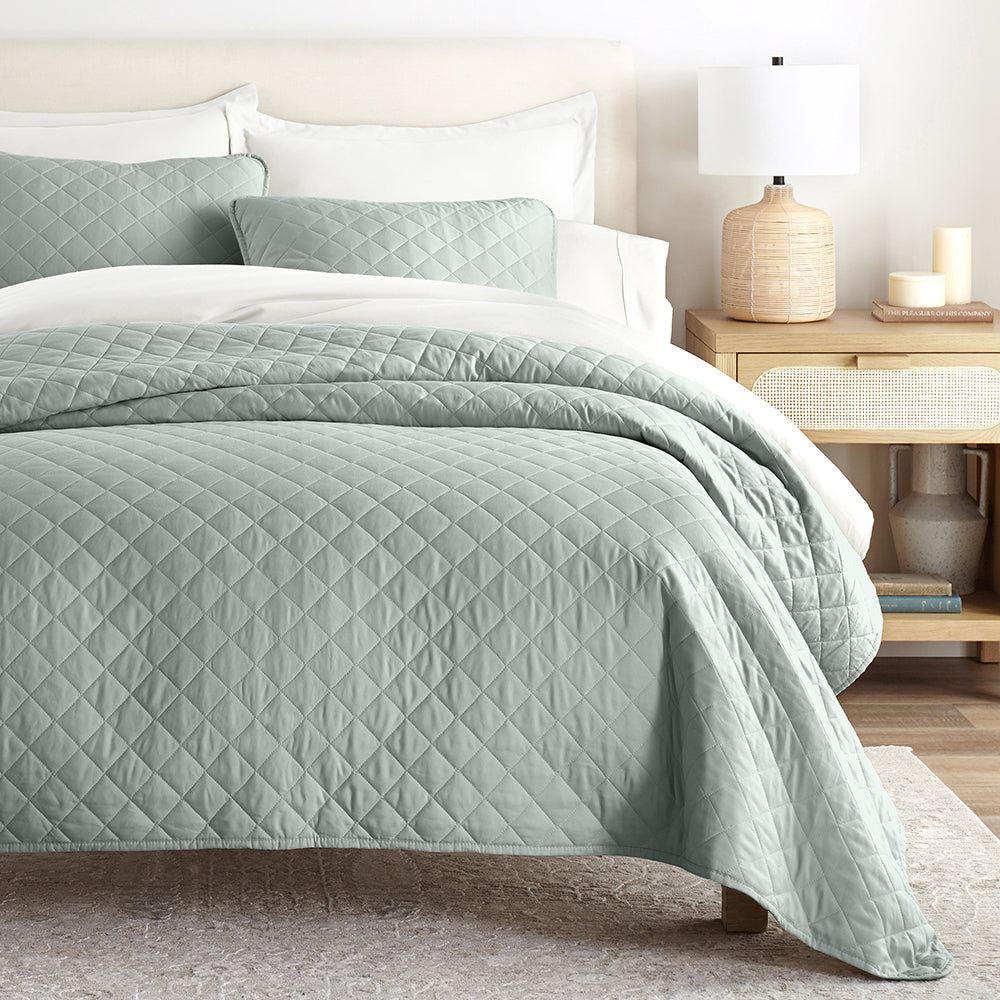 Bed Quilt, 3 Piece Diamond Stitch Quilted Coverlet Set for Guest Beds and Layered Bedroom Styling, 3 Sizes and 6 Colors image 11