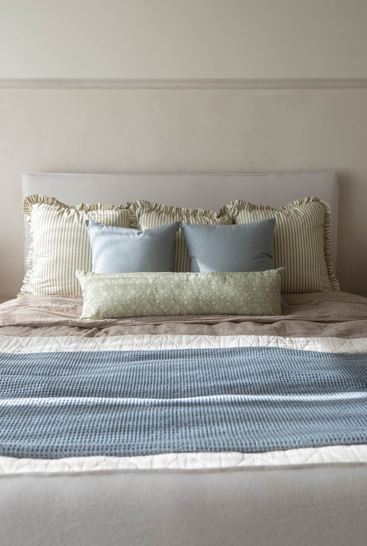 Decorative Pillow Cover Set, Ellis Ruffle 18" 20" 22" 26" 12x20" 12x40", Machine-Washable Care for Sofas, Beds and Living Room Accents image 12