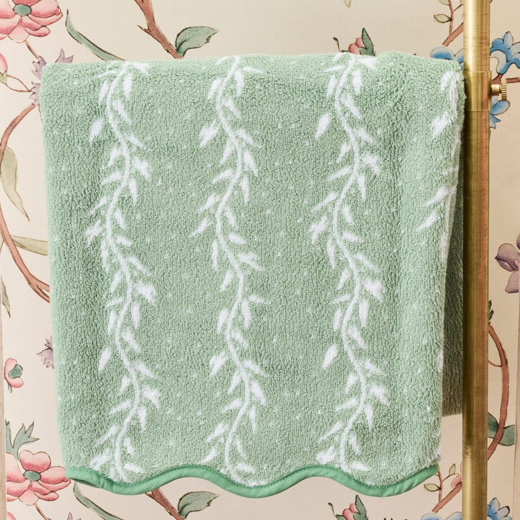 Bath Towel, Patterned Scallop for Home Bathrooms and Everyday Care, 5 Color Options, Designed for Daily Bathroom Routines and Guest Baths image 13