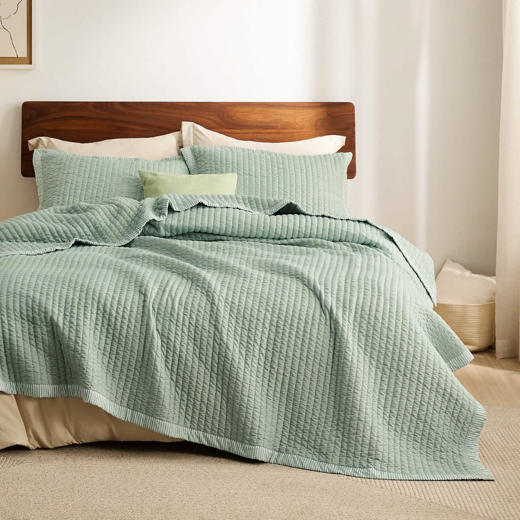 Cozy Throw Blanket, Corduroy Pattern Quilt Set, Breathable Construction for Living Rooms, Bedrooms and Everyday Lounging image 14
