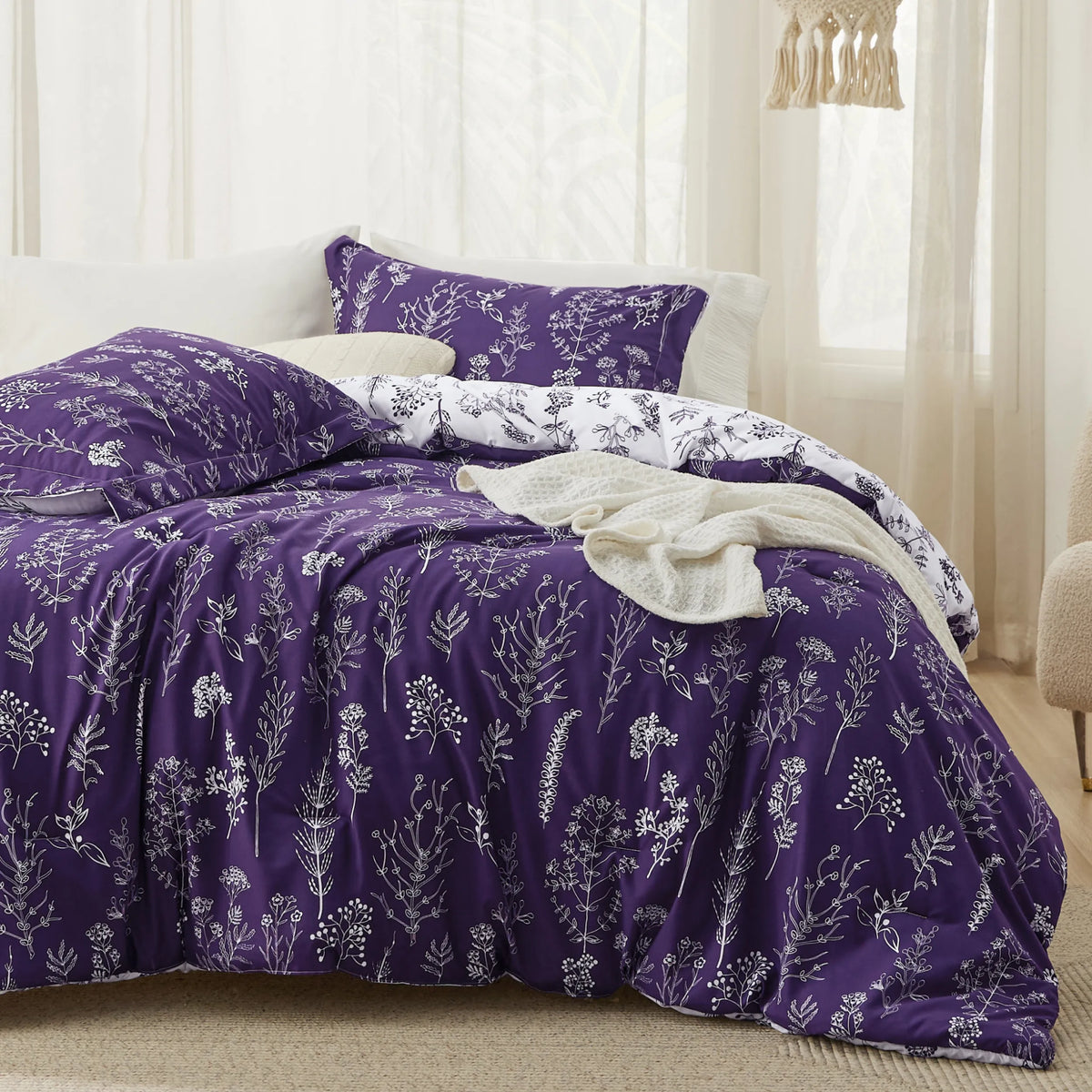 Down & Feather Comforter, Reversible Floral Print Set, Machine-Washable Care for Everyday Bedding and Comfortable Sleep image 14