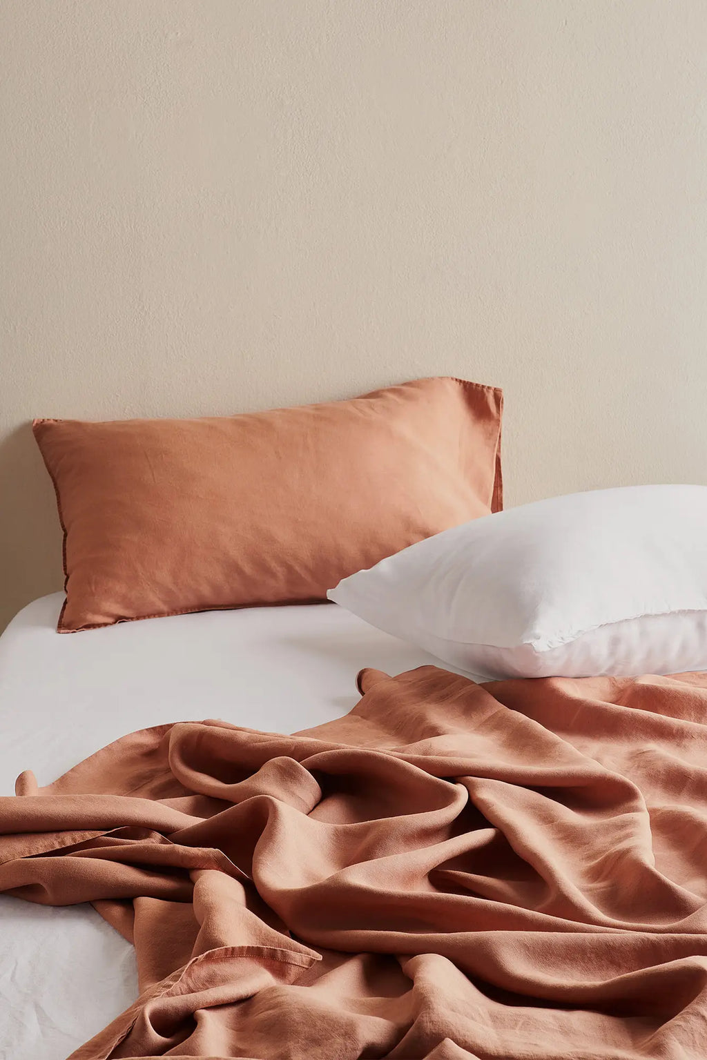 Pillowcase, Belgian Linen, Breathable Construction for Guest Rooms and Daily Bedroom Comfort image 14