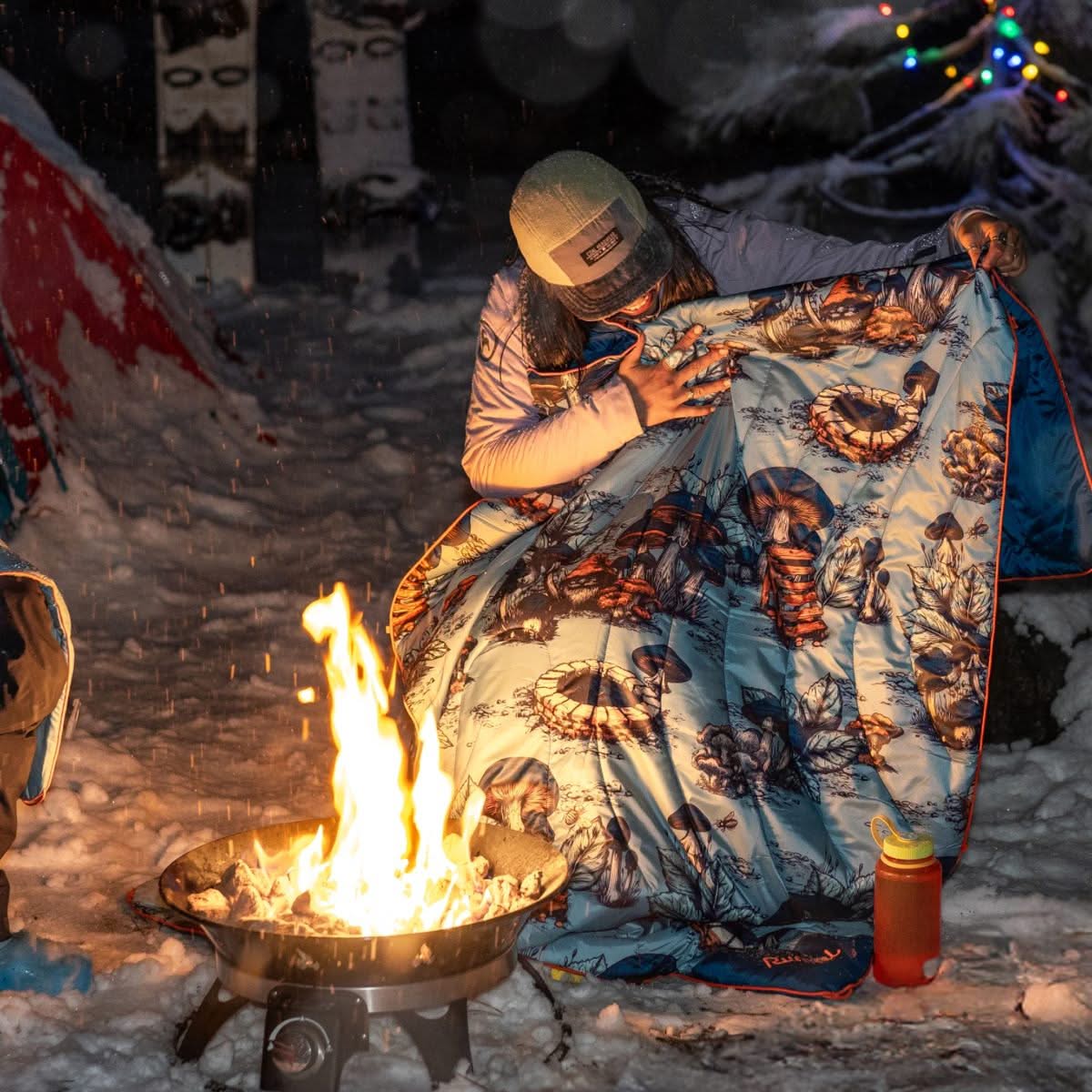 Puffy Blanket, Original Magic Mushrooms, Weather-Resistant Shell for Camping, Cabins and Outdoor Relaxation image 14