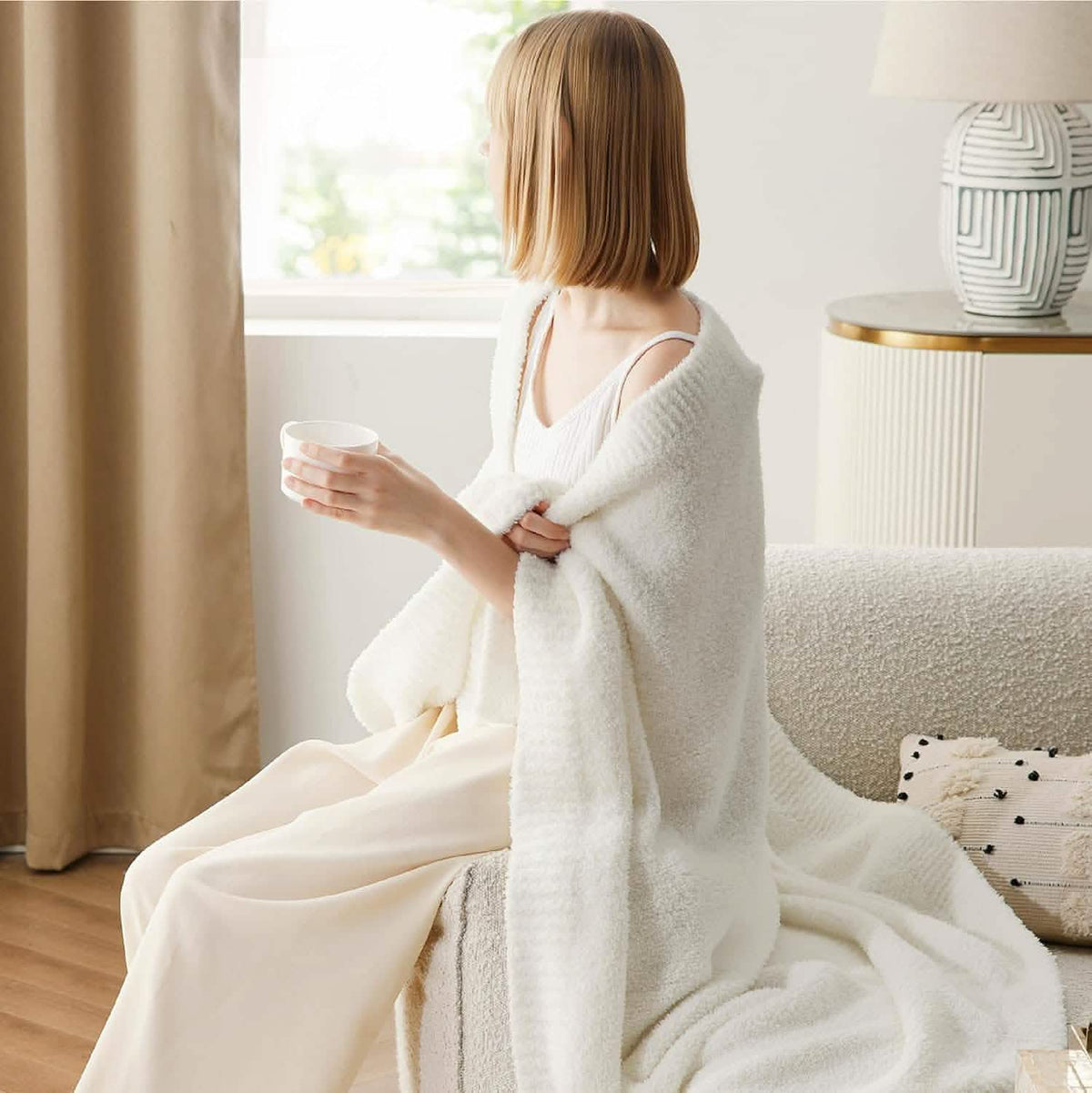 Cozy Throw Blanket, Feather Yarn, Lightweight Design, Machine-Washable Care for Sofas, Beds and Relaxing at Home, 2 Sizes and 12 Colors image 15