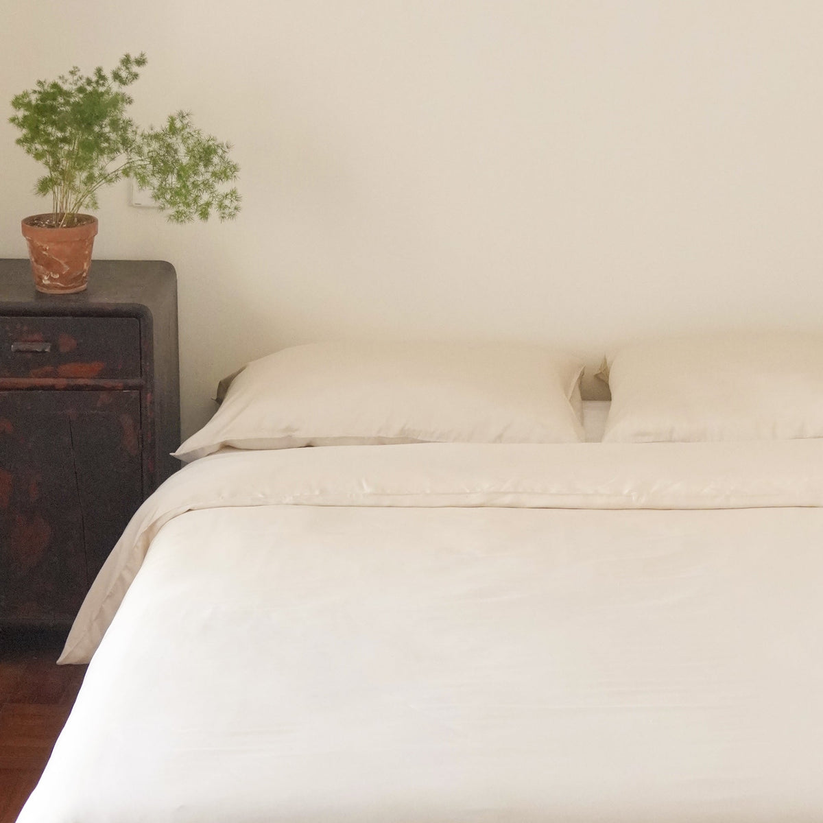 Bed Sheet Set, Organic Bamboo Sateen, Cooling Comfort for Everyday Bedroom Comfort and Guest Rooms, 5 Sizes and 15 Colors image 15