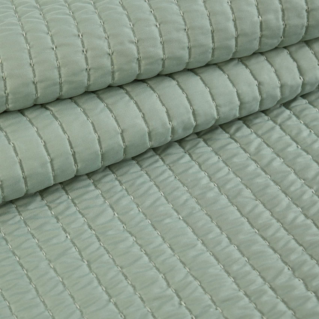 Cozy Throw Blanket, Corduroy Pattern Quilt Set, Breathable Construction for Living Rooms, Bedrooms and Everyday Lounging image 15