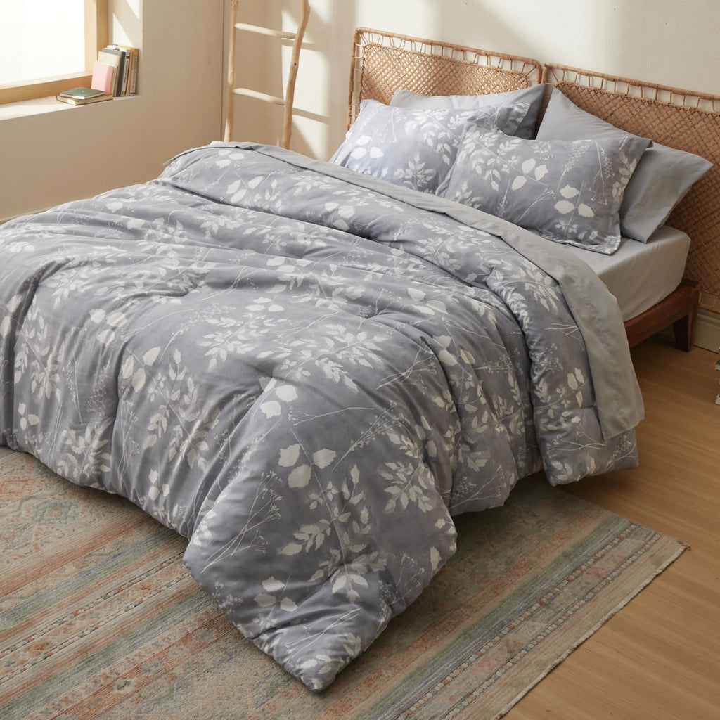 Bed Comforter, Elegant Floral Sets for Everyday Bedding and Comfortable Sleep, 4 Sizes and 15 Colors image 16