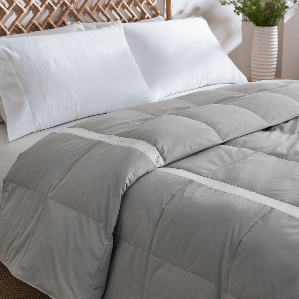 Ultra Lightweight Cooling Down Comforter image 16