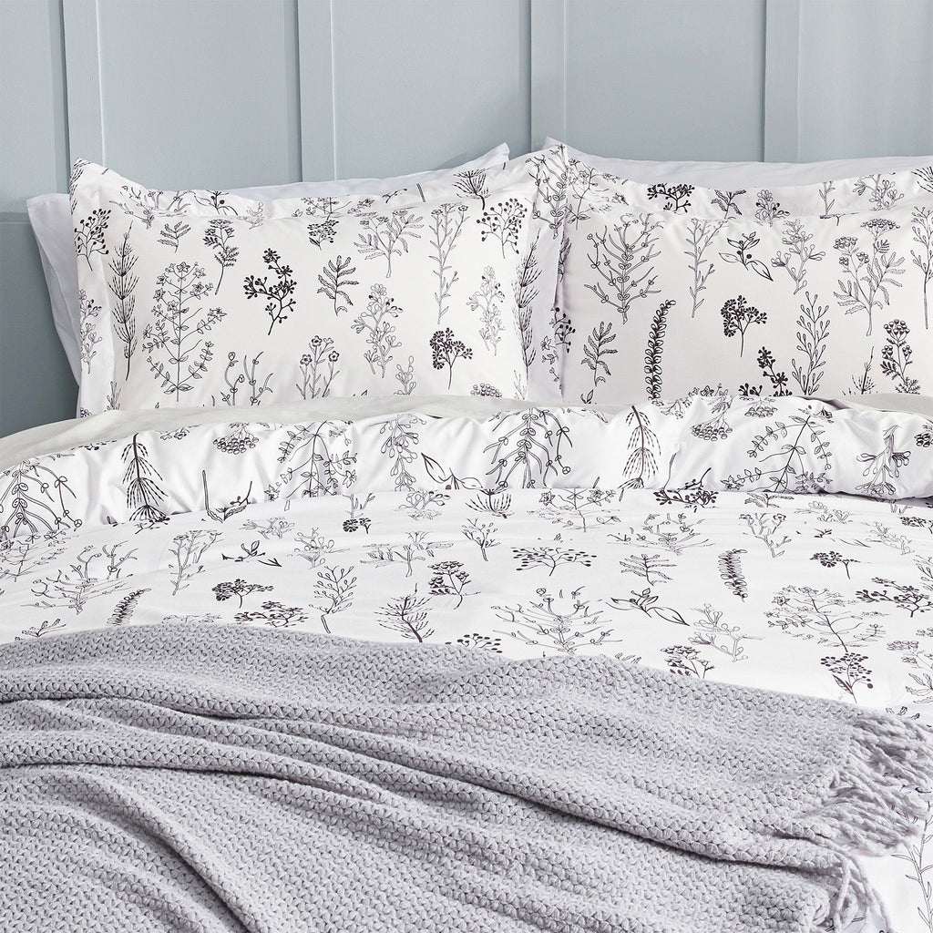 Duvet Cover Set, Reversible Floral Print, Breathable Construction for Bedroom Bedding Refresh and Everyday Comfort, 4 Sizes and 13 Colors image 16
