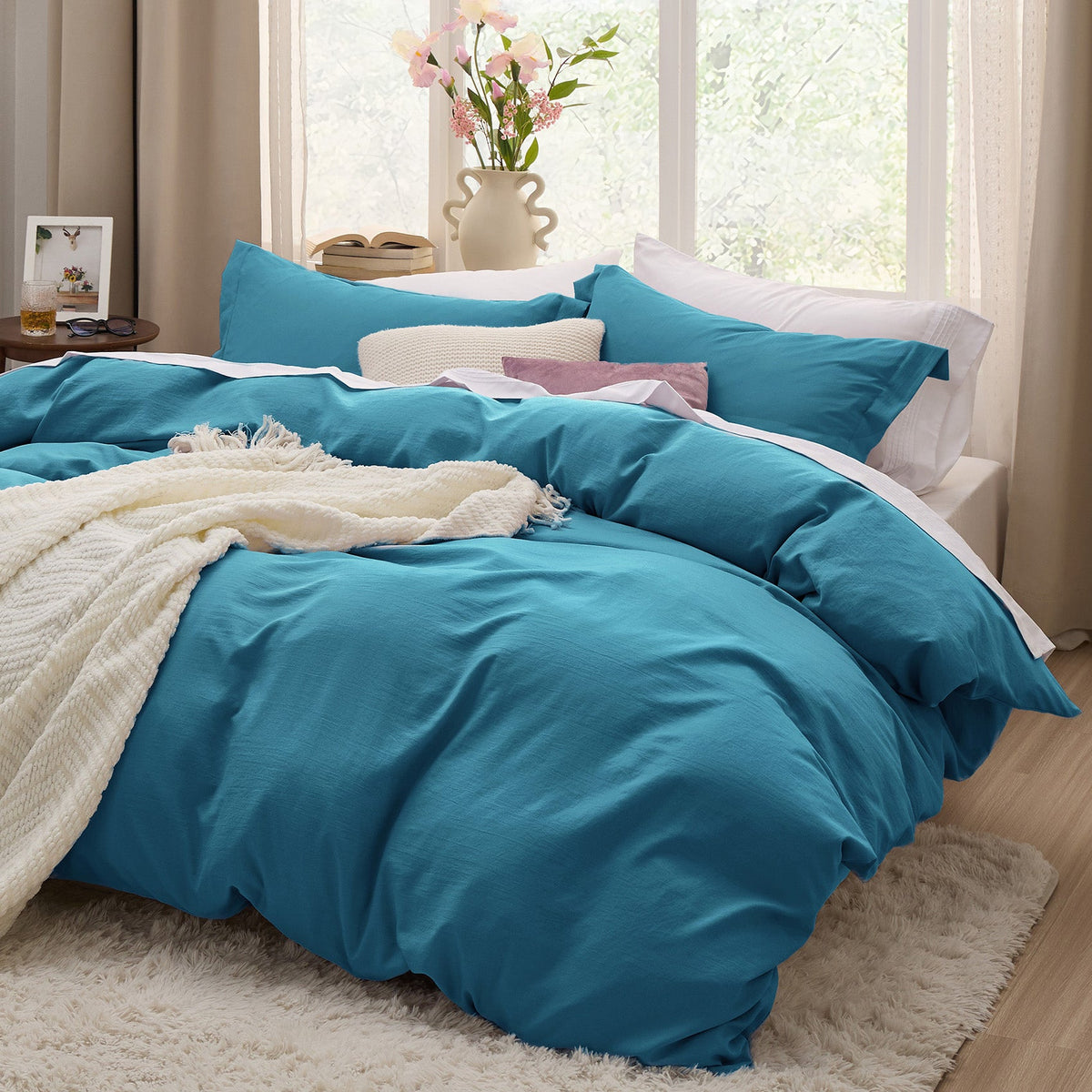 Duvet Cover Set, Ultra Soft Hypoallergenic Microfiber, Lightweight Design for Guest Rooms and Everyday Bedroom Styling image 17