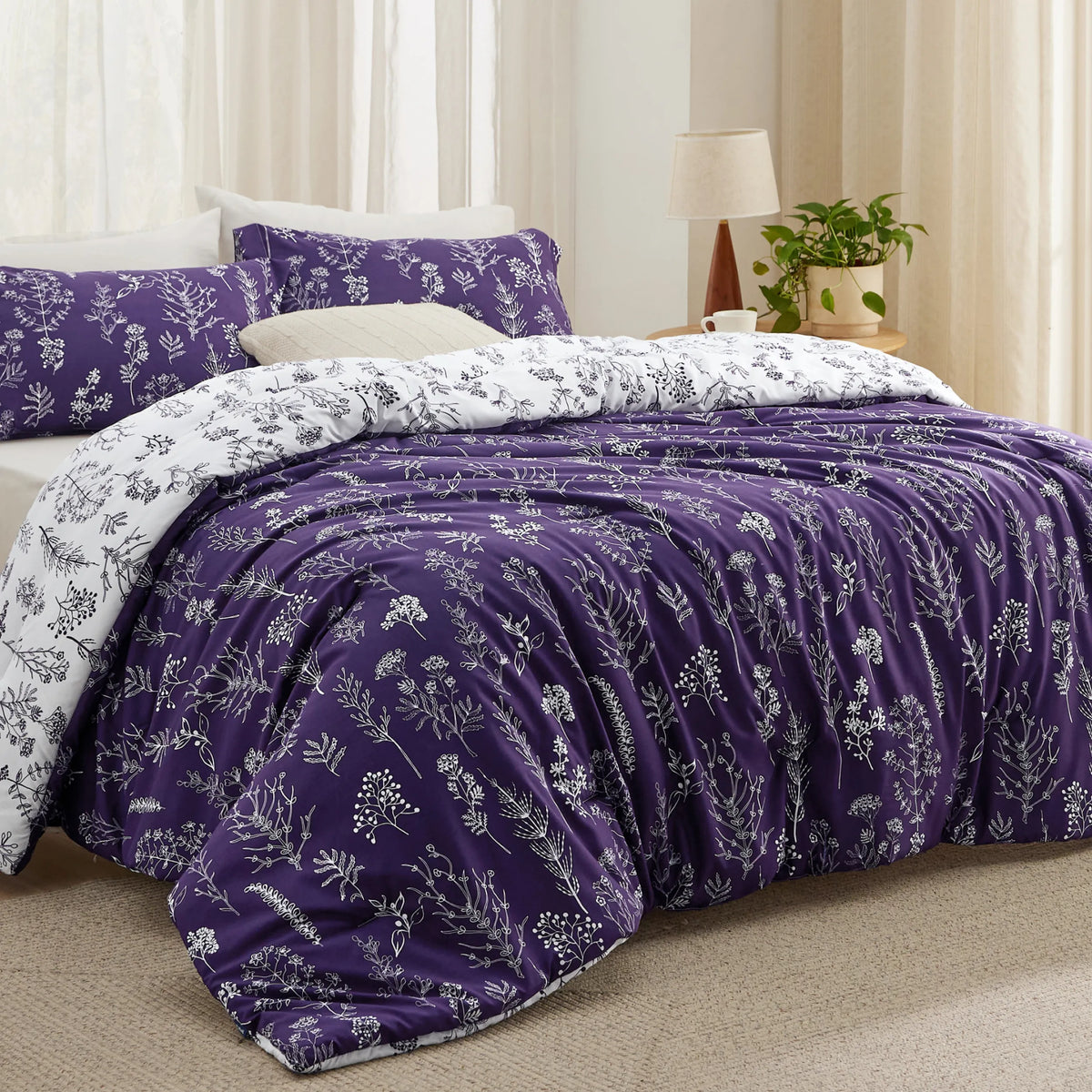 Down & Feather Comforter, Reversible Floral Print Set, Machine-Washable Care for Everyday Bedding and Comfortable Sleep image 17
