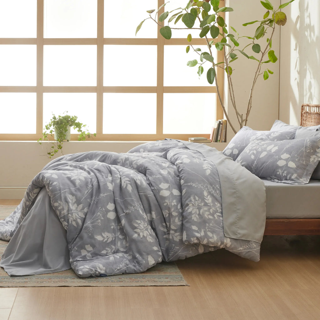 Bed Comforter, Elegant Floral Sets for Everyday Bedding and Comfortable Sleep, 4 Sizes and 15 Colors image 17