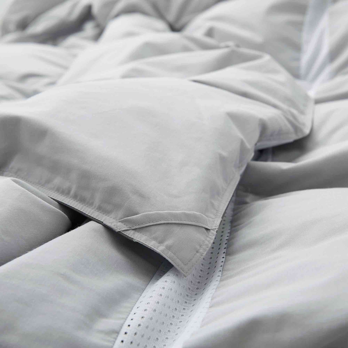 Ultra Lightweight Cooling Down Comforter image 18
