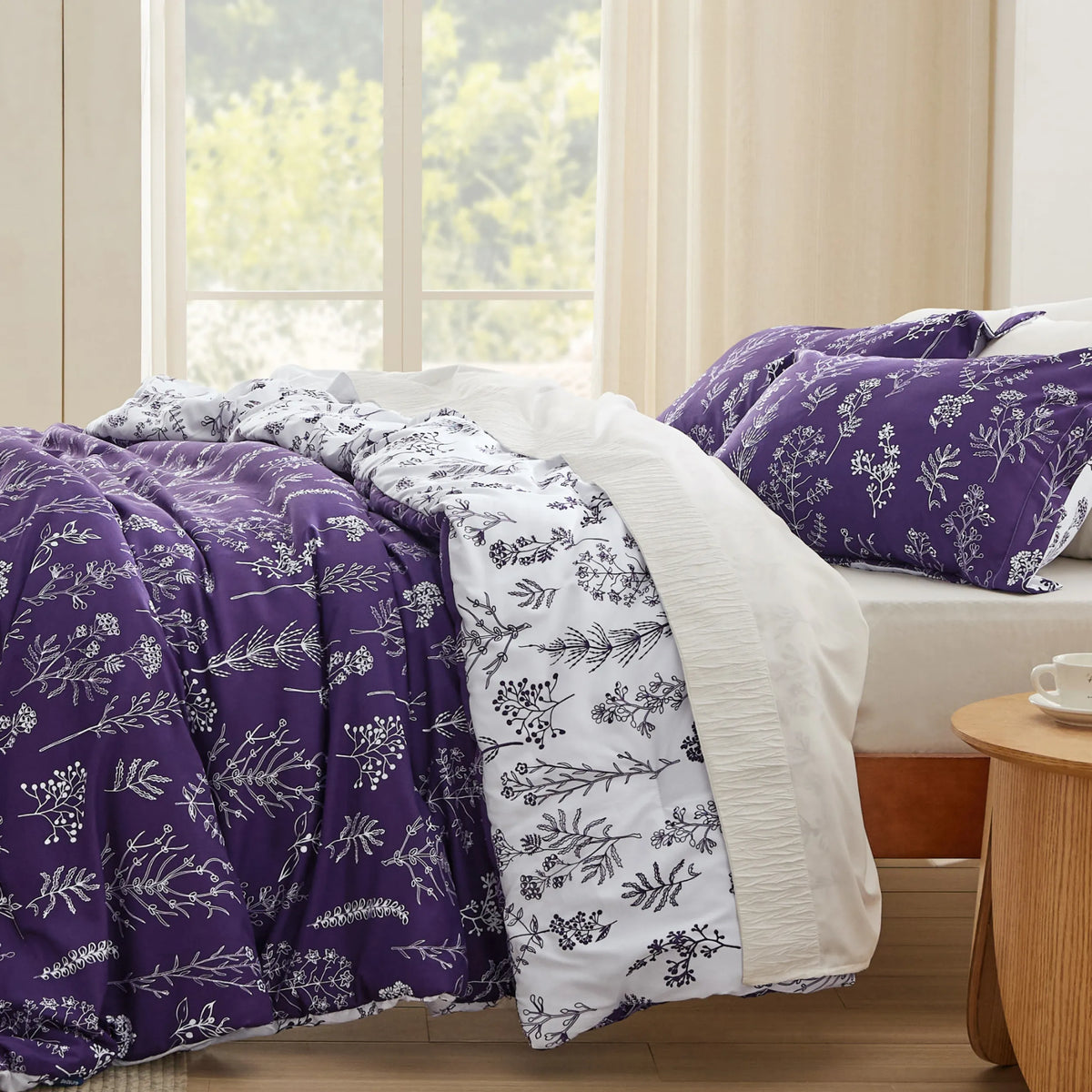 Down & Feather Comforter, Reversible Floral Print Set, Machine-Washable Care for Everyday Bedding and Comfortable Sleep image 18
