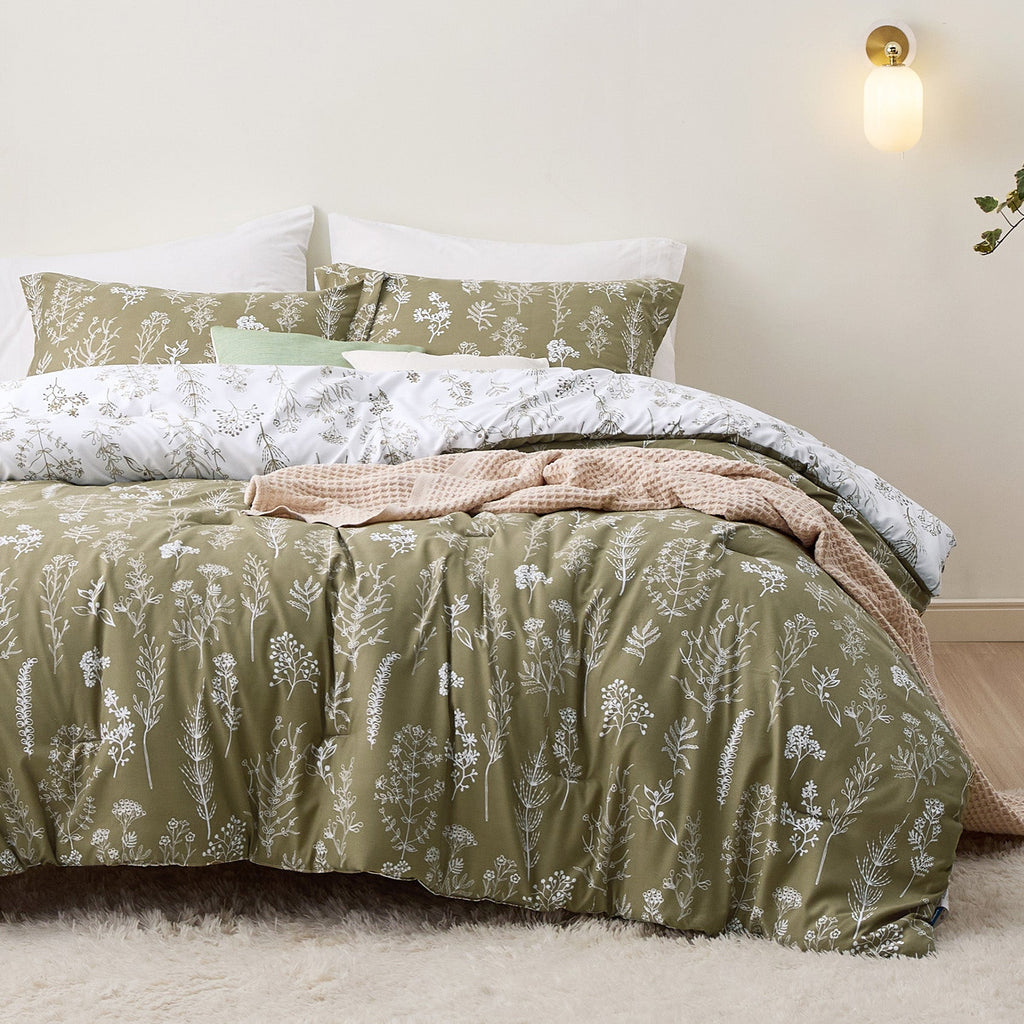 Duvet Cover Set, Reversible Floral Print, Breathable Construction for Bedroom Bedding Refresh and Everyday Comfort, 4 Sizes and 13 Colors image 19