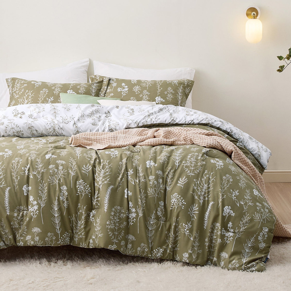 Duvet Cover Set, Reversible Floral Print, Breathable Construction for Bedroom Bedding Refresh and Everyday Comfort, 4 Sizes and 13 Colors image 19
