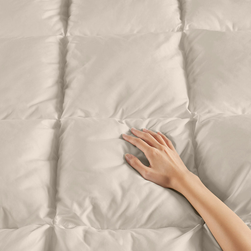 Down & Feather Comforter, Stay Puffed Overfilled Alternative, Breathable Construction for Everyday Bedding and Comfortable Sleep image 19