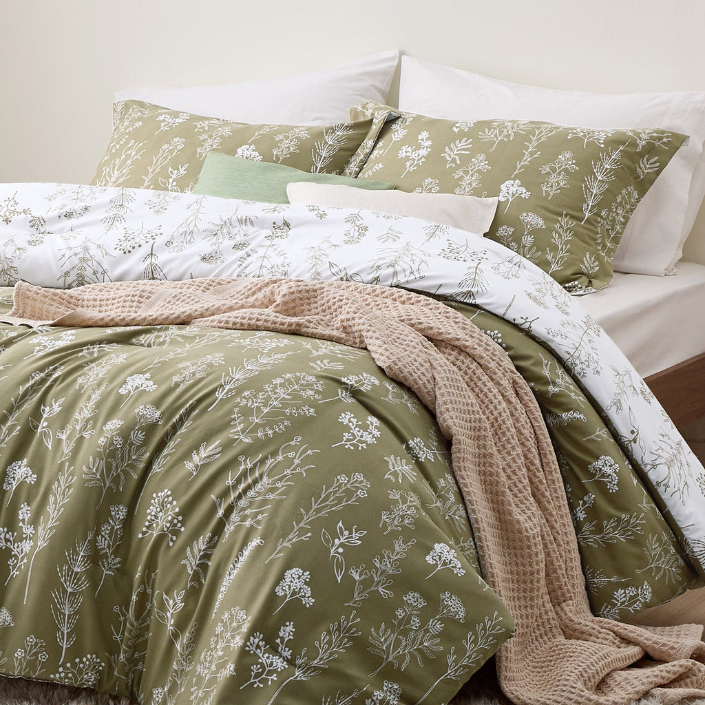 Duvet Cover Set, Reversible Floral Print, Breathable Construction for Bedroom Bedding Refresh and Everyday Comfort, 4 Sizes and 13 Colors image 20