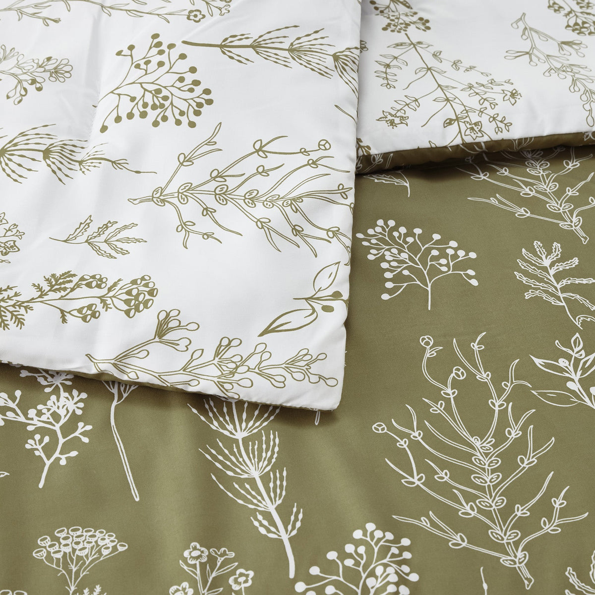 Duvet Cover Set, Reversible Floral Print, Breathable Construction for Bedroom Bedding Refresh and Everyday Comfort, 4 Sizes and 13 Colors image 21
