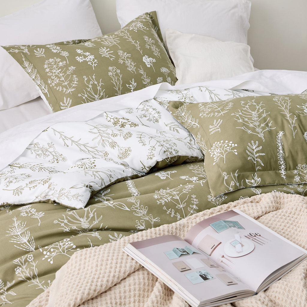 Duvet Cover Set, Reversible Floral Print, Breathable Construction for Bedroom Bedding Refresh and Everyday Comfort, 4 Sizes and 13 Colors image 22