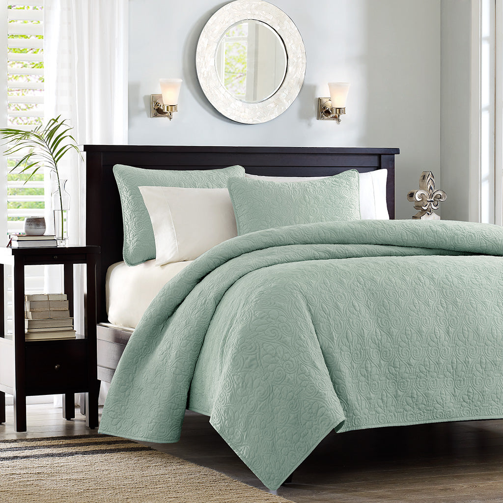 Cozy Throw Blanket, Quebec 3 Piece Reversible Quilt Set, Lightweight Design, Machine-Washable Care for Sofas, Beds and Relaxing at Home image 23