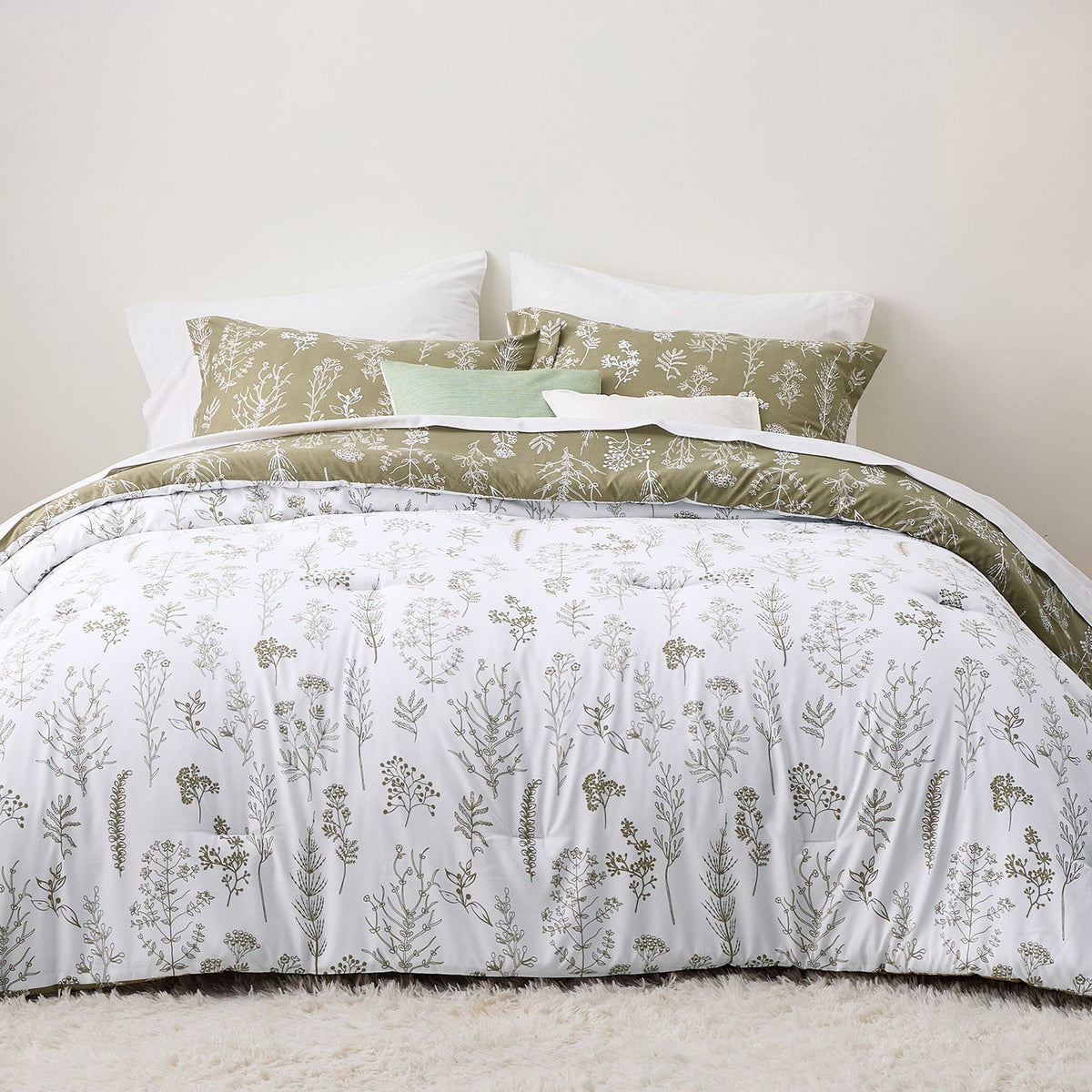 Duvet Cover Set, Reversible Floral Print, Breathable Construction for Bedroom Bedding Refresh and Everyday Comfort, 4 Sizes and 13 Colors image 23