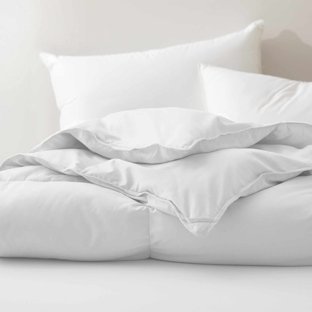 Down & Feather Comforter, Goose, Lightweight Design, Machine-Washable Care for Everyday Bedding and Comfortable Sleep, 4 Sizes and 8 Colors image 23