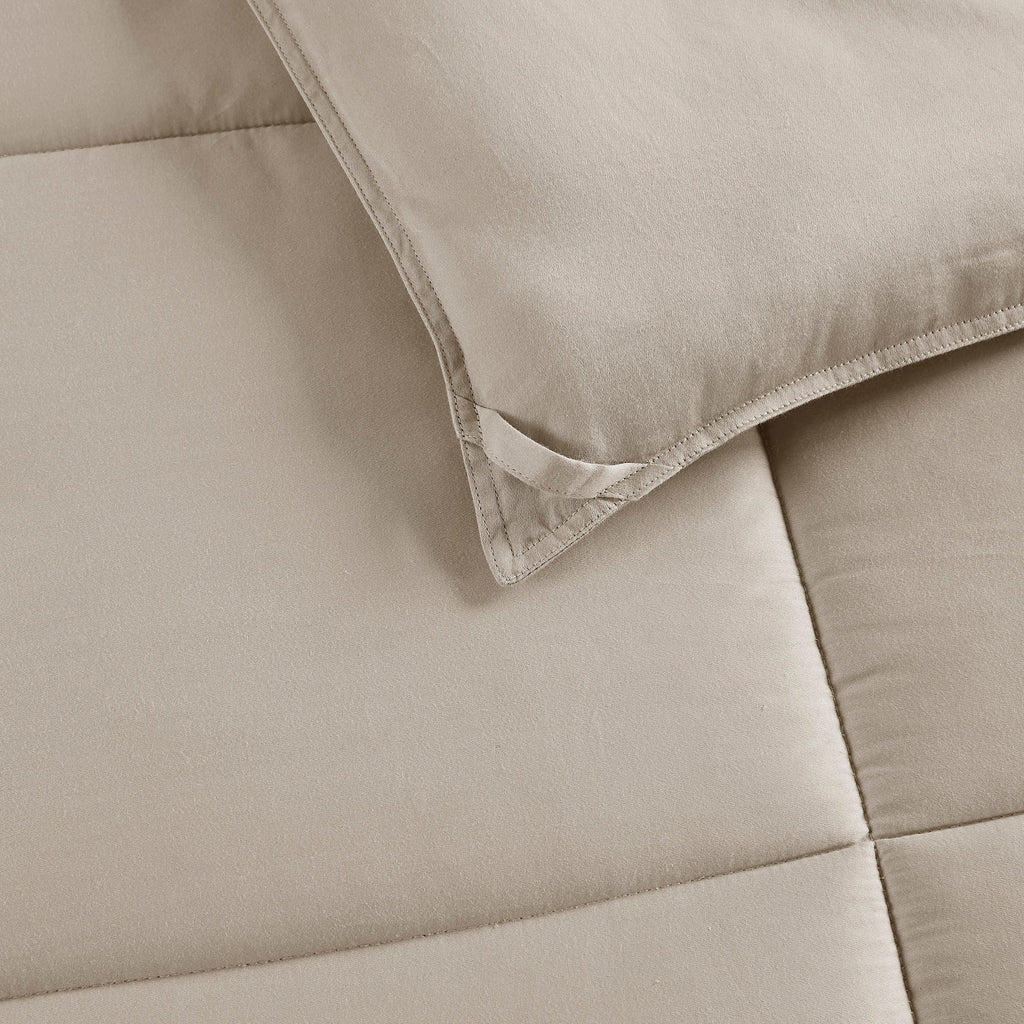 Down Alternative Comforter, Winfield 300 Thread Count Cotton Shell, Machine-Washable Care for Everyday Bedding and Comfortable Sleep image 24
