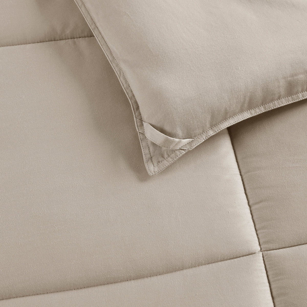 Down Alternative Comforter, Winfield 300 Thread Count Cotton Shell, Machine-Washable Care for Everyday Bedding and Comfortable Sleep image 24