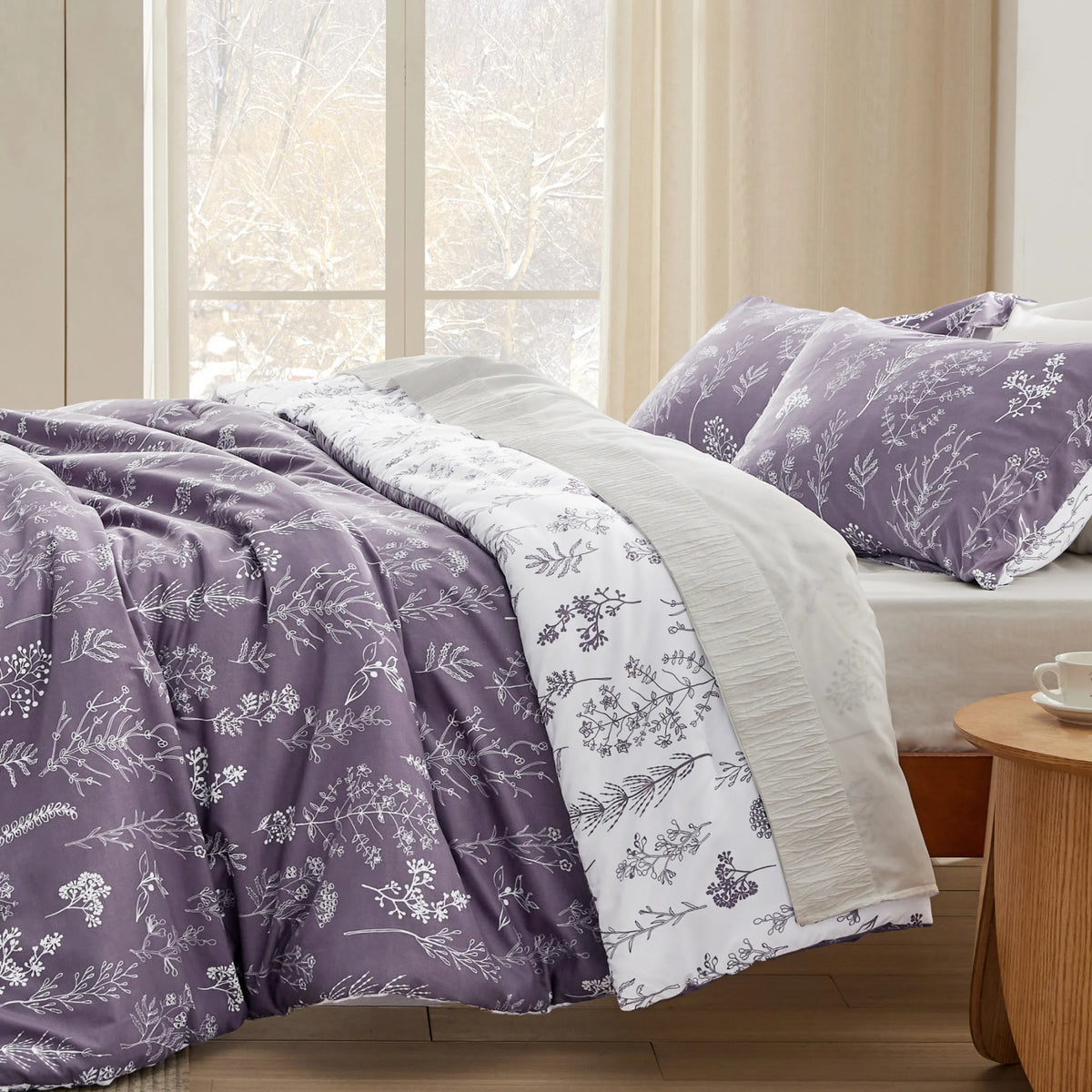 Down & Feather Comforter, Reversible Floral Print Set, Machine-Washable Care for Everyday Bedding and Comfortable Sleep image 24