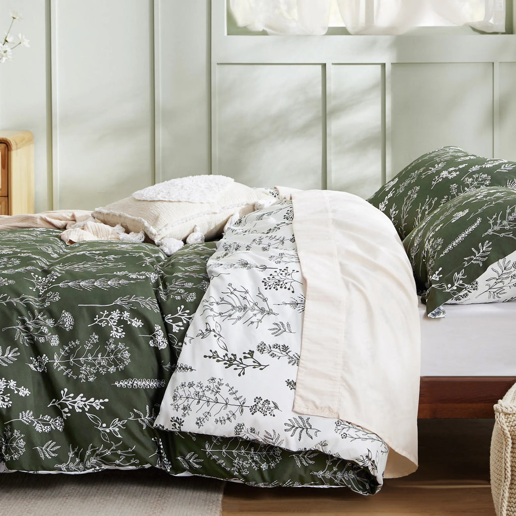 Down & Feather Comforter, Floral Set, Machine-Washable Care for Everyday Bedding and Comfortable Sleep, 7 Sizes and 13 Colors image 24