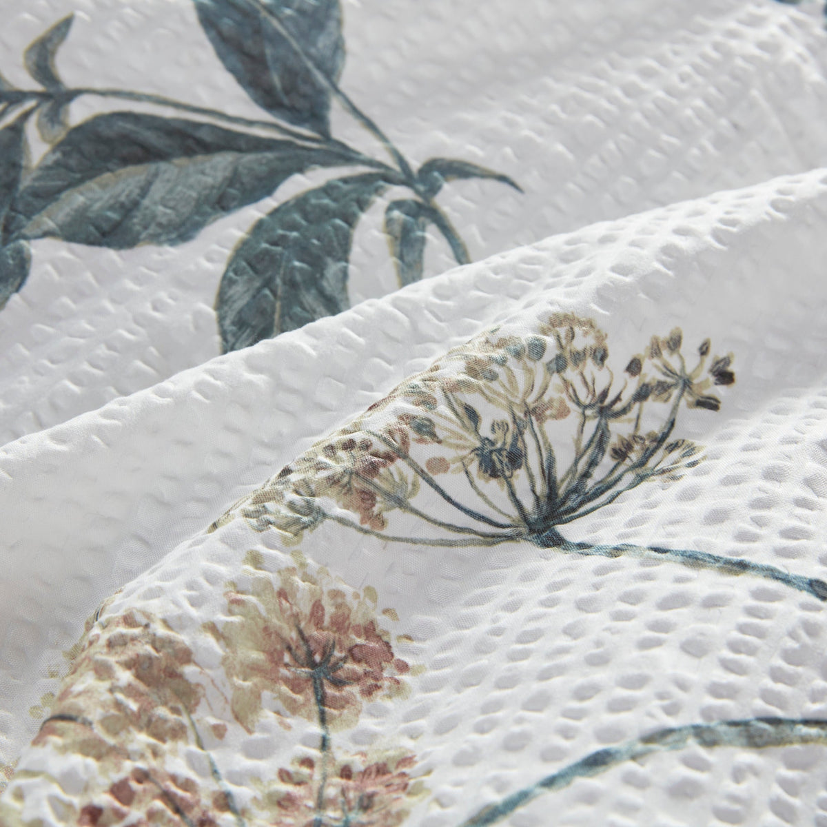 Bed Comforter, Zennia 7 Piece Printed Seersucker Set, Machine-Washable Care for Year-Round Bedroom Comfort and Restful Sleep image 24