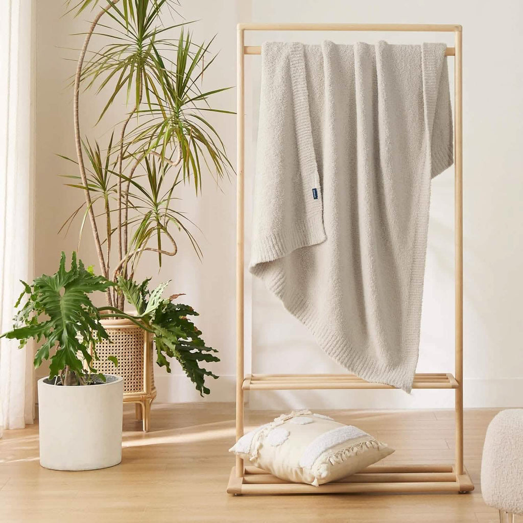 Cozy Throw Blanket, Feather Yarn, Lightweight Design, Machine-Washable Care for Sofas, Beds and Relaxing at Home, 2 Sizes and 12 Colors image 25