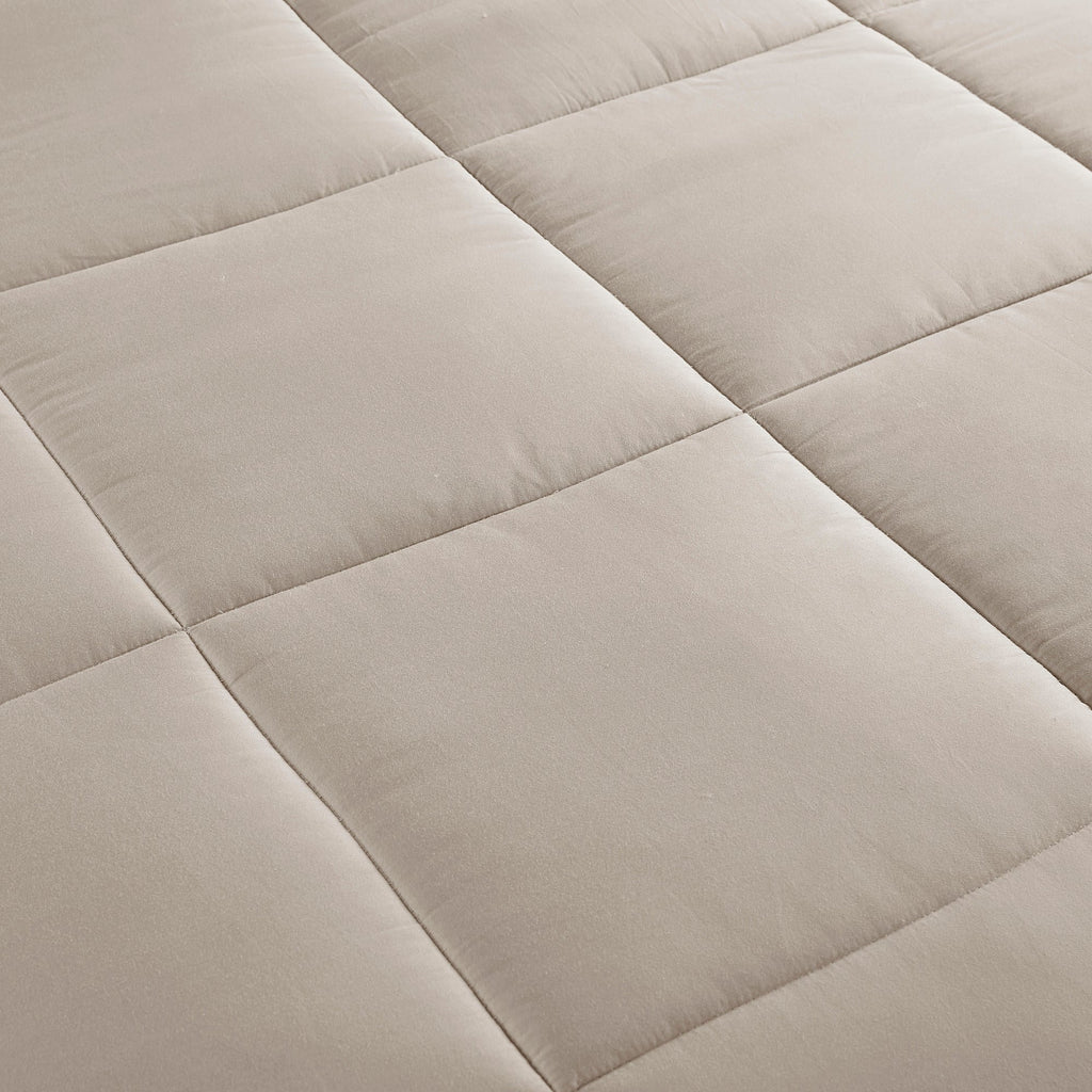 Down Alternative Comforter, Winfield 300 Thread Count Cotton Shell, Machine-Washable Care for Everyday Bedding and Comfortable Sleep image 26