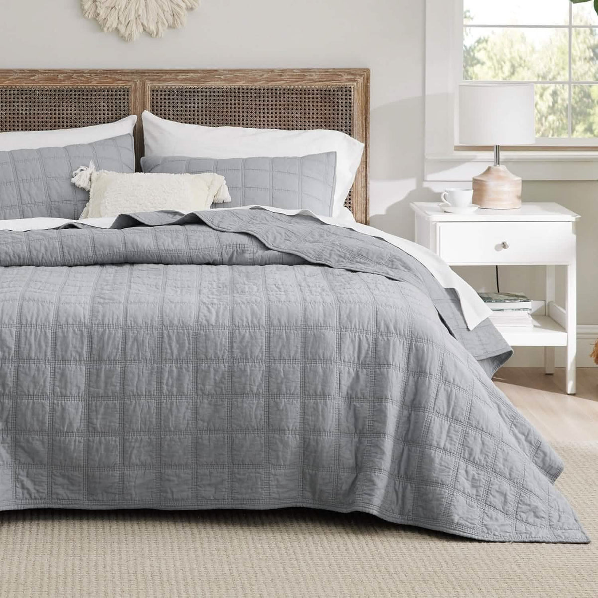 Cozy Throw Blanket, Voile Cotton Quilt Set, Lightweight Design, Breathable Construction for Sofas, Beds and Relaxing at Home image 26
