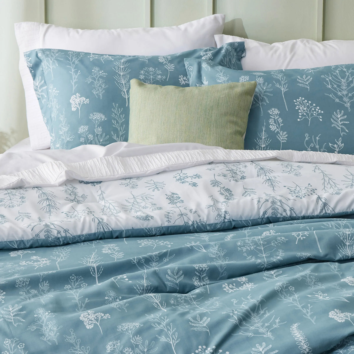 Down & Feather Comforter, Floral Set, Machine-Washable Care for Everyday Bedding and Comfortable Sleep, 7 Sizes and 13 Colors image 27