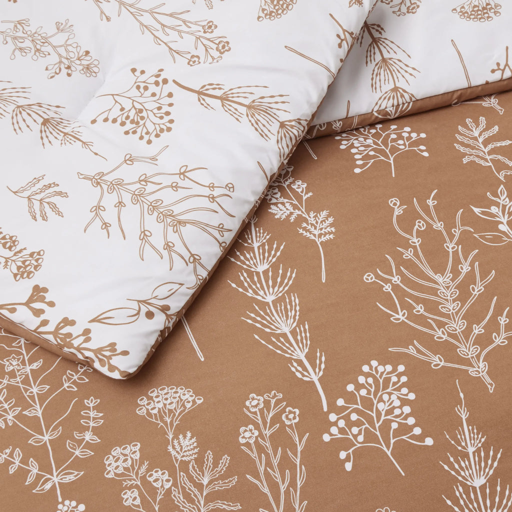 Down & Feather Comforter, Reversible Floral Print Set, Machine-Washable Care for Everyday Bedding and Comfortable Sleep image 28