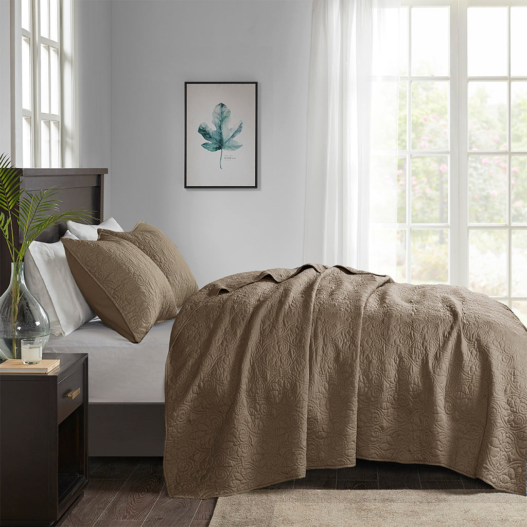 Cozy Throw Blanket, Quebec 3 Piece Reversible Quilt Set, Lightweight Design, Machine-Washable Care for Sofas, Beds and Relaxing at Home image 28