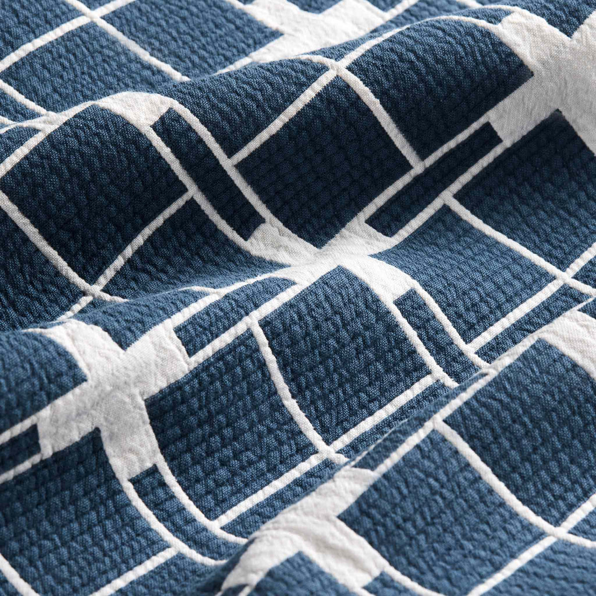 Cozy Throw Blanket, Ribbed Matelasse Quilt, Lightweight Design for Living Rooms, Bedrooms and Everyday Lounging, 2 Sizes and 2 Colors image 30