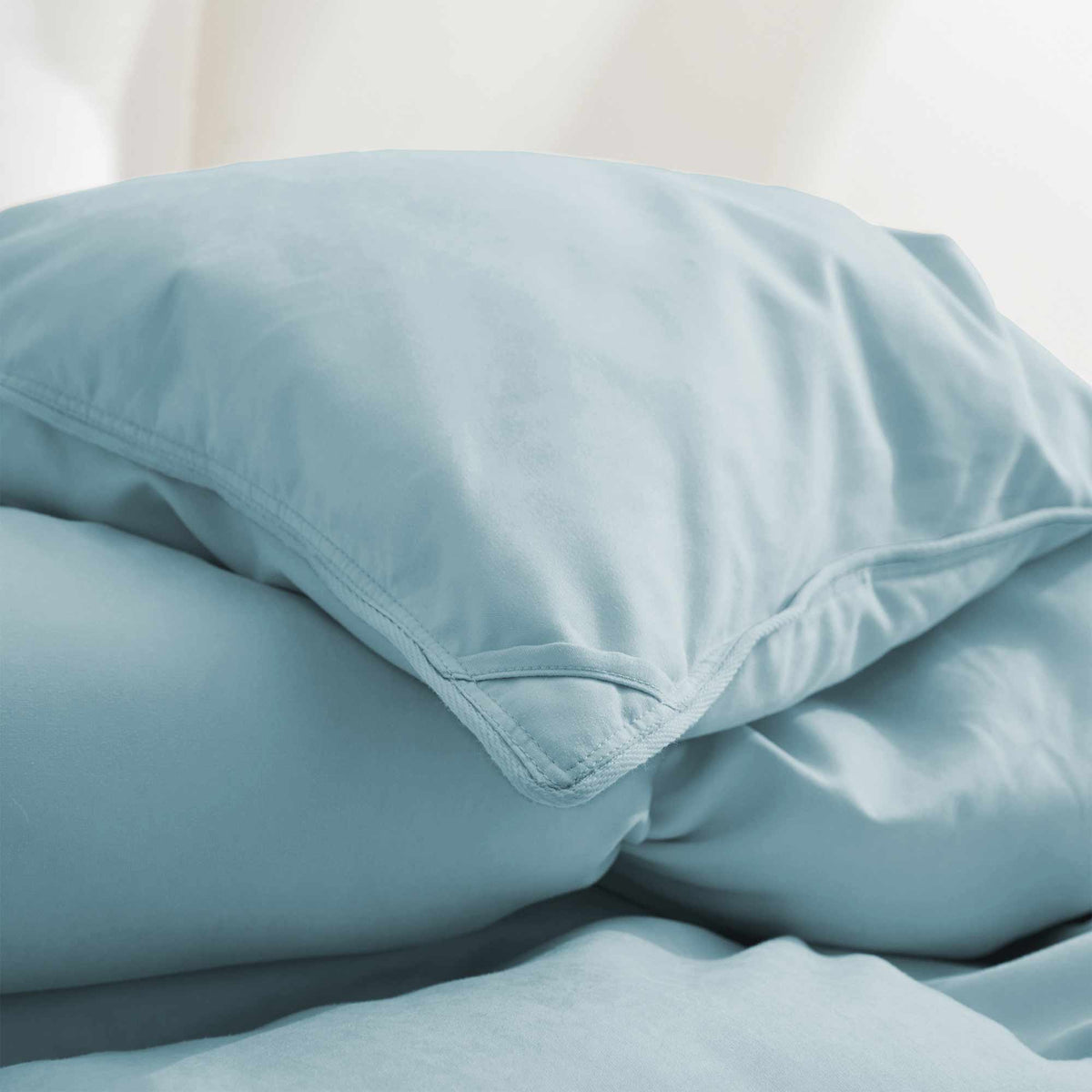 Down & Feather Comforter, Goose, Lightweight Design, Machine-Washable Care for Everyday Bedding and Comfortable Sleep, 4 Sizes and 8 Colors image 30