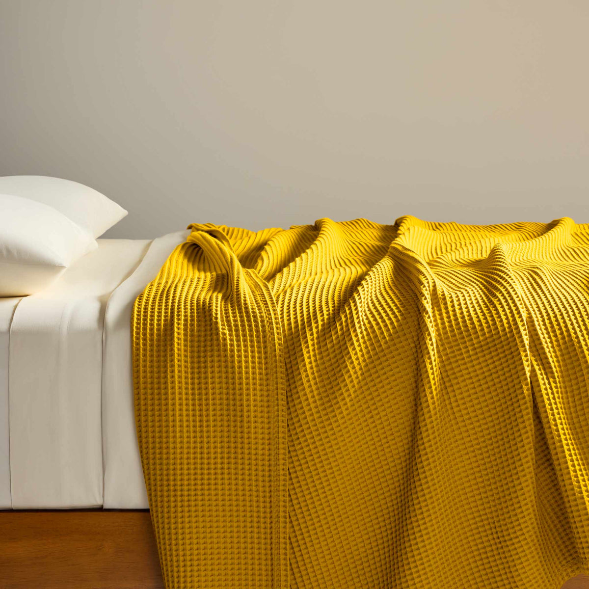Cozy Throw Blanket, Dreamweave Waffle Bed Last Call, Cooling Comfort, Breathable Construction for Sofas, Beds and Relaxing at Home image 31