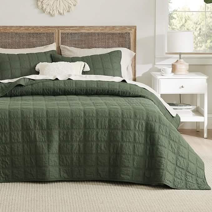 Cozy Throw Blanket, Voile Cotton Quilt Set, Lightweight Design, Breathable Construction for Sofas, Beds and Relaxing at Home image 32